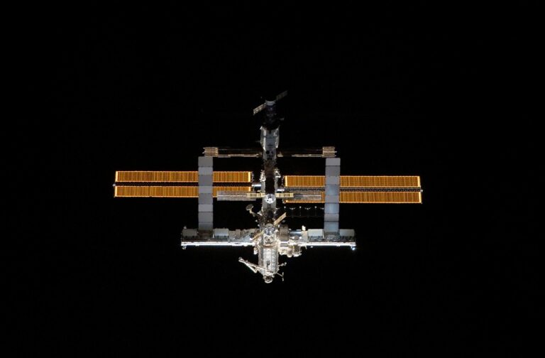 „Unsere Technik wird die Raumfahrt revolutionieren“: US-Firma Testet Auf ISS Futuristischen Weltraum-Abschleppdienst, Inspiriert von Gecko-Füßen