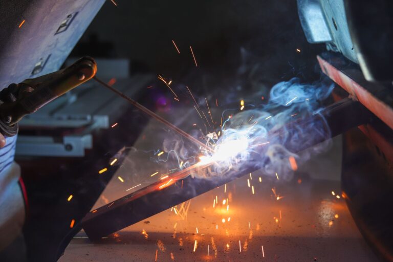 Wissenschaftler Entdecken Die Revolutionäre Schweißtechnik, Die Milliarden Euro Spart Und Die Produktion Für Immer Verändert